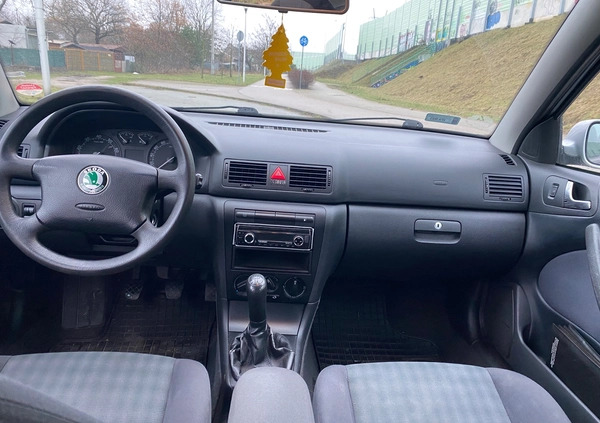 Skoda Octavia cena 9200 przebieg: 166000, rok produkcji 2005 z Warszawa małe 67
